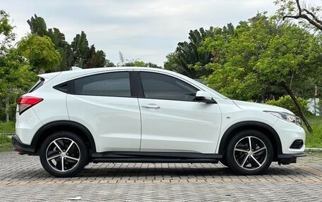 Honda Vezel, 2021 год, 1 393 600 рублей, 7 фотография