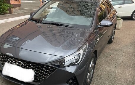 Hyundai Solaris II рестайлинг, 2021 год, 1 800 000 рублей, 1 фотография