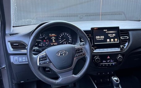 Hyundai Solaris II рестайлинг, 2021 год, 1 800 000 рублей, 5 фотография