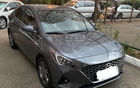 Hyundai Solaris II рестайлинг, 2021 год, 1 800 000 рублей, 2 фотография