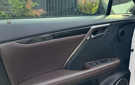 Lexus RX IV рестайлинг, 2017 год, 3 940 000 рублей, 8 фотография
