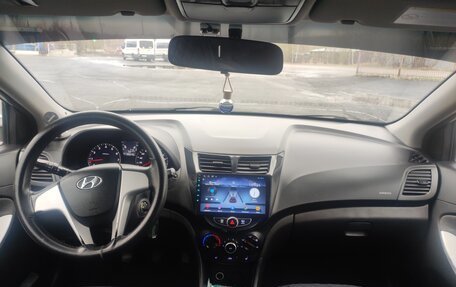 Hyundai Solaris II рестайлинг, 2012 год, 850 000 рублей, 5 фотография