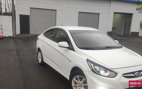 Hyundai Solaris II рестайлинг, 2012 год, 850 000 рублей, 3 фотография