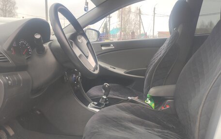 Hyundai Solaris II рестайлинг, 2012 год, 850 000 рублей, 11 фотография