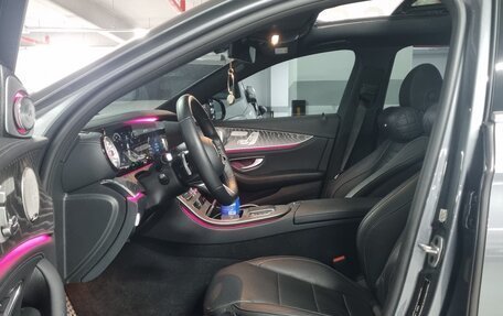 Mercedes-Benz E-Класс, 2022 год, 4 690 000 рублей, 7 фотография