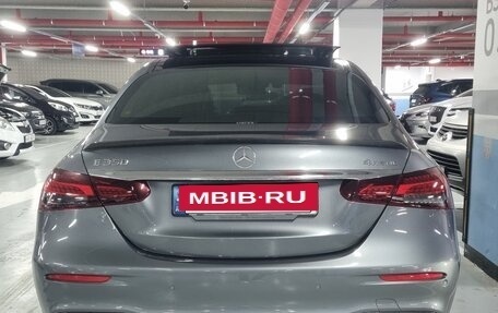 Mercedes-Benz E-Класс, 2022 год, 4 690 000 рублей, 4 фотография