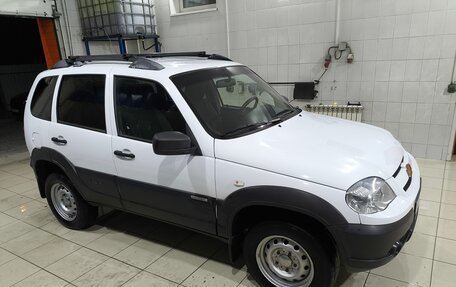 Chevrolet Niva I рестайлинг, 2017 год, 820 000 рублей, 14 фотография