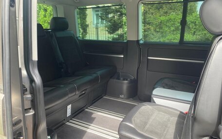 Volkswagen Multivan T6 рестайлинг, 2015 год, 3 800 000 рублей, 5 фотография