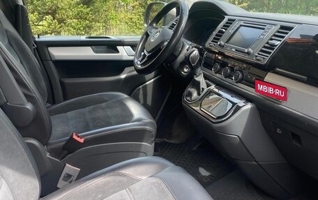Volkswagen Multivan T6 рестайлинг, 2015 год, 3 800 000 рублей, 4 фотография
