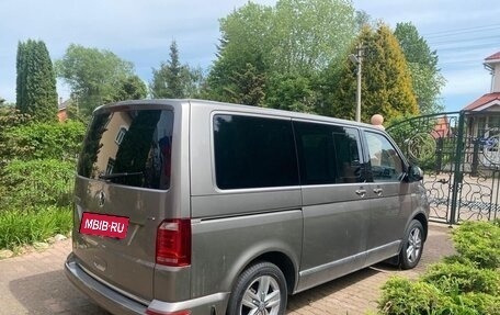Volkswagen Multivan T6 рестайлинг, 2015 год, 3 800 000 рублей, 3 фотография