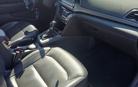 Hyundai Elantra VI рестайлинг, 2016 год, 1 320 000 рублей, 2 фотография