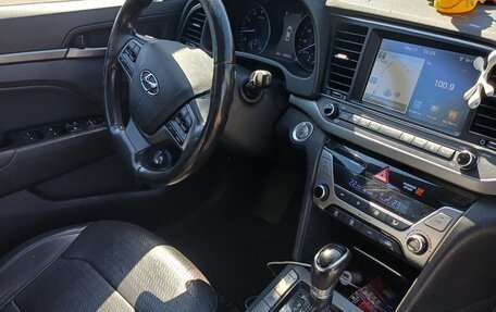 Hyundai Elantra VI рестайлинг, 2016 год, 1 320 000 рублей, 10 фотография