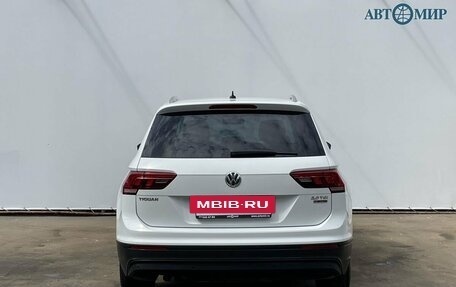 Volkswagen Tiguan II, 2017 год, 2 200 000 рублей, 6 фотография