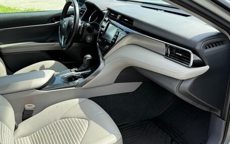 Toyota Camry, 2020 год, 2 350 000 рублей, 12 фотография