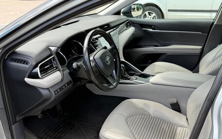 Toyota Camry, 2020 год, 2 350 000 рублей, 11 фотография