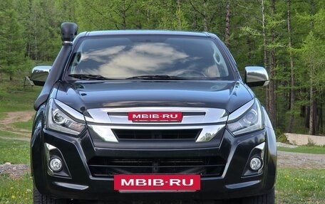 Isuzu D-Max II, 2019 год, 3 400 000 рублей, 2 фотография