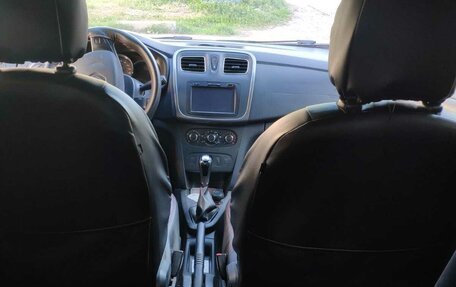 Renault Sandero II рестайлинг, 2015 год, 990 000 рублей, 4 фотография