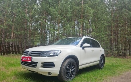 Volkswagen Touareg III, 2011 год, 2 080 000 рублей, 1 фотография