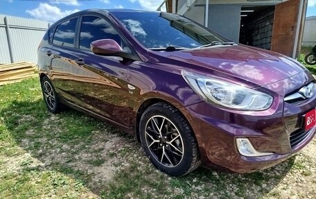 Hyundai Solaris II рестайлинг, 2011 год, 700 000 рублей, 1 фотография