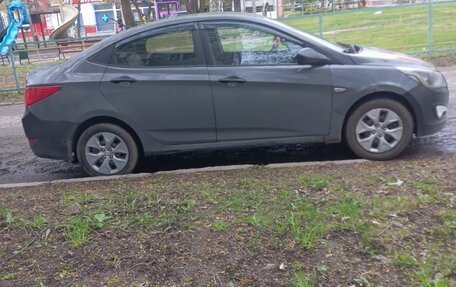 Hyundai Solaris II рестайлинг, 2016 год, 450 000 рублей, 1 фотография