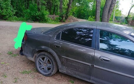 Dodge Stratus II, 2001 год, 135 000 рублей, 2 фотография