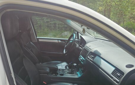 Volkswagen Touareg III, 2011 год, 2 080 000 рублей, 8 фотография