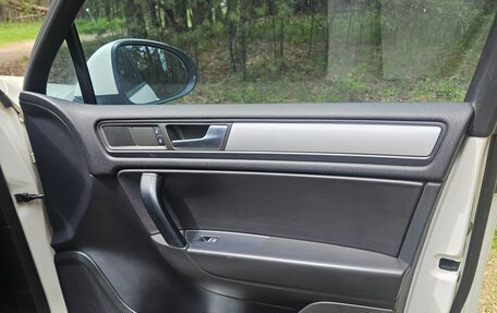 Volkswagen Touareg III, 2011 год, 2 080 000 рублей, 9 фотография