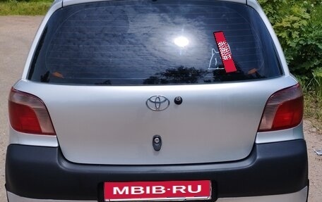 Toyota Yaris I рестайлинг, 2000 год, 250 000 рублей, 5 фотография