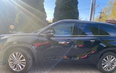 Toyota Highlander, 2024 год, 5 200 000 рублей, 2 фотография