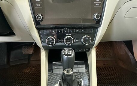 Skoda Octavia, 2017 год, 1 990 000 рублей, 15 фотография