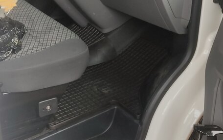 Volkswagen Caravelle T6 рестайлинг, 2020 год, 4 700 000 рублей, 5 фотография
