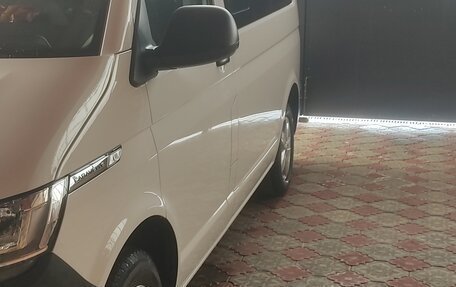 Volkswagen Caravelle T6 рестайлинг, 2020 год, 4 700 000 рублей, 6 фотография