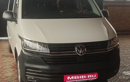 Volkswagen Caravelle T6 рестайлинг, 2020 год, 4 700 000 рублей, 3 фотография