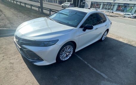 Toyota Camry, 2018 год, 2 900 000 рублей, 3 фотография