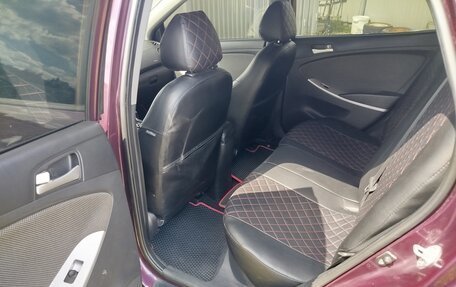Hyundai Solaris II рестайлинг, 2011 год, 700 000 рублей, 5 фотография