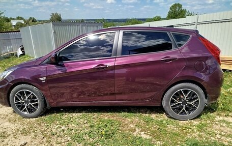 Hyundai Solaris II рестайлинг, 2011 год, 700 000 рублей, 10 фотография