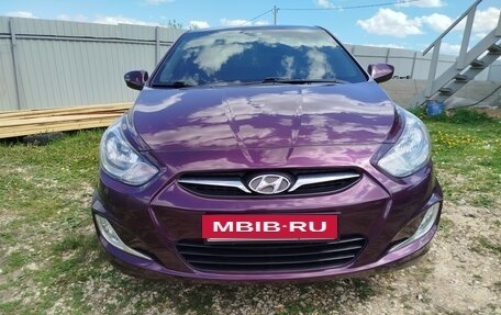 Hyundai Solaris II рестайлинг, 2011 год, 700 000 рублей, 6 фотография