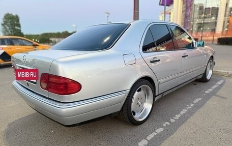 Mercedes-Benz E-Класс, 1998 год, 750 000 рублей, 4 фотография