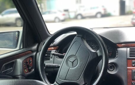 Mercedes-Benz E-Класс, 1998 год, 750 000 рублей, 9 фотография