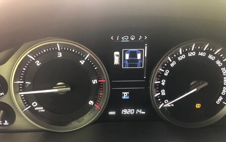 Toyota Land Cruiser 200, 2015 год, 5 000 000 рублей, 2 фотография