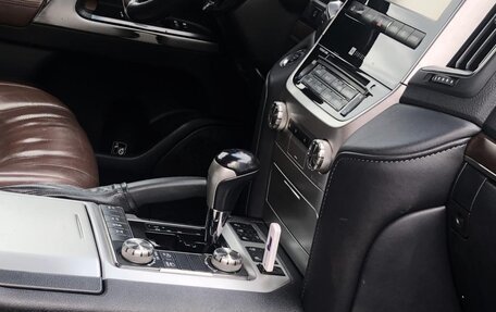 Toyota Land Cruiser 200, 2015 год, 5 000 000 рублей, 3 фотография