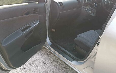 Toyota Wish II, 2003 год, 710 000 рублей, 6 фотография