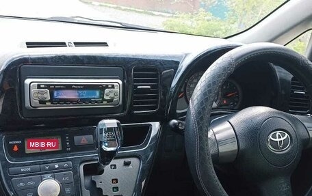 Toyota Wish II, 2003 год, 710 000 рублей, 9 фотография