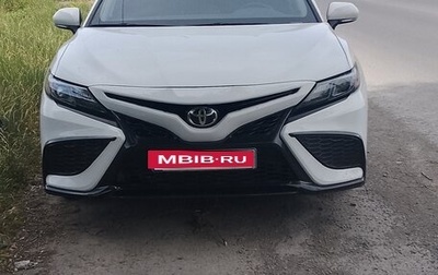 Toyota Camry, 2022 год, 1 900 000 рублей, 1 фотография