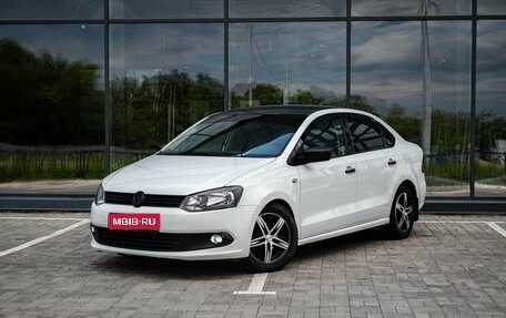 Volkswagen Polo VI (EU Market), 2014 год, 800 000 рублей, 1 фотография