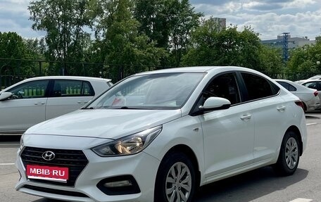 Hyundai Solaris II рестайлинг, 2018 год, 1 350 000 рублей, 1 фотография