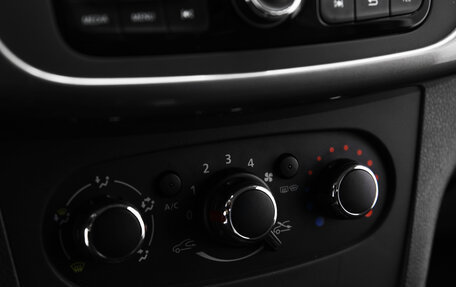 Renault Sandero II рестайлинг, 2020 год, 1 250 000 рублей, 14 фотография