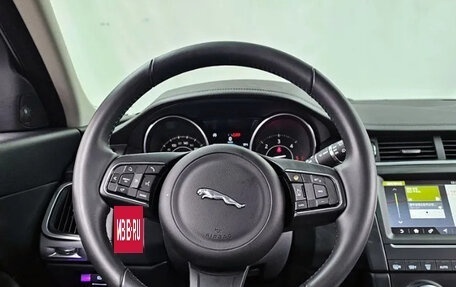 Jaguar E-Pace, 2020 год, 2 600 000 рублей, 13 фотография