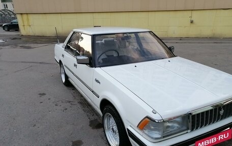 Toyota Crown, 1985 год, 1 500 000 рублей, 4 фотография
