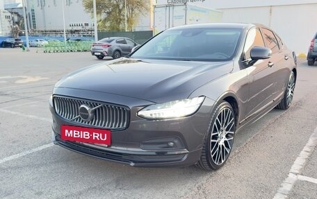 Volvo S90 II рестайлинг, 2021 год, 3 700 000 рублей, 2 фотография